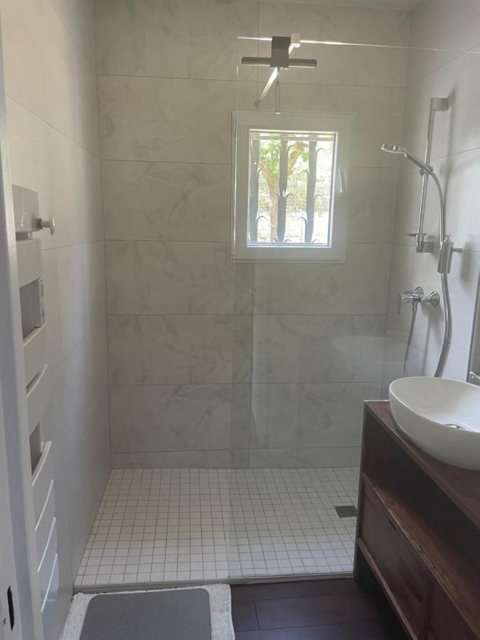 Les Terrasses Des Gardies Bed and Breakfast Pignan Εξωτερικό φωτογραφία